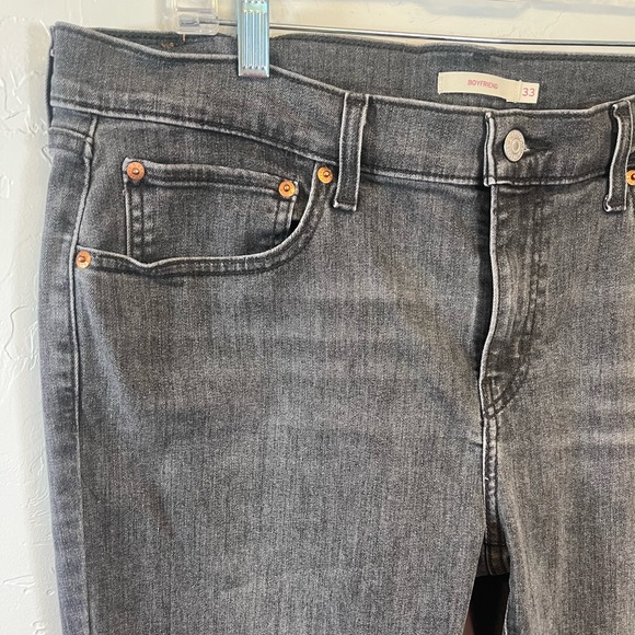 Levi's Gray Vintage Boyfriend Jeans Versatile Style Size 33 - Picture 2 of 11